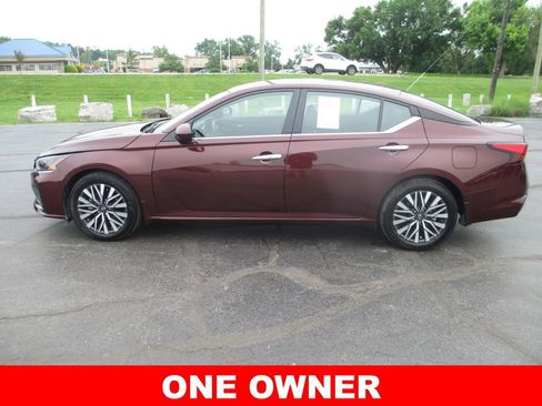 Used 2024 Nissan Altima 2.5 SV w/ SV Premium Package FWD image 9