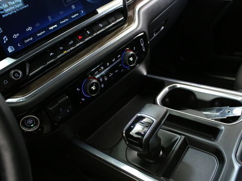 Used 2023 Chevrolet Silverado 1500 RST w/ Z71 Off-Road Package image 21