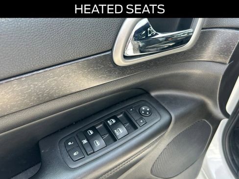 Used 2018 Jeep Grand Cherokee Altitude AWD/4WD image 12