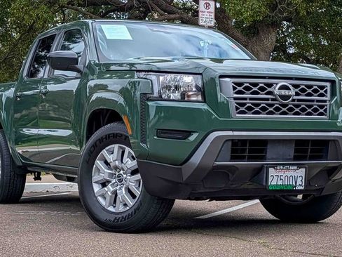 Used 2022 Nissan Frontier SV w/ Technology Package image 2