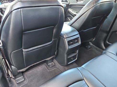 Used 2021 Ford Edge SEL AWD/4WD image 18
