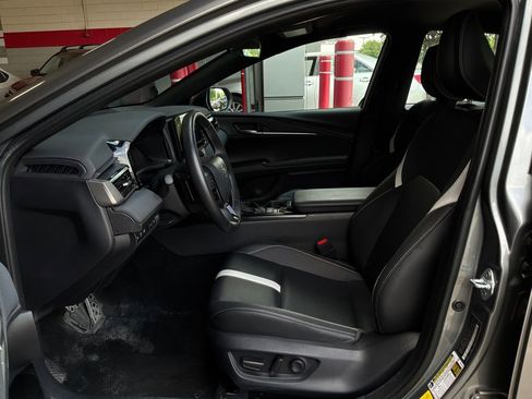 Used 2025 Toyota Camry SE FWD image 10