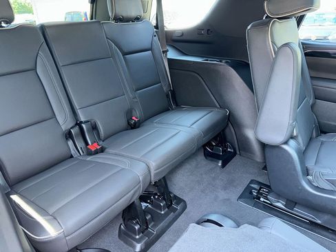 Used 2023 Chevrolet Tahoe Premier w/ Premium Package 2 AWD/4WD image 30