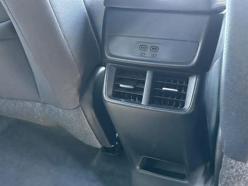 Used 2026 Chevrolet Equinox LT AWD/4WD image 30