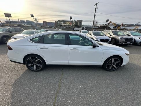 Used 2024 Honda Accord Sport image 8