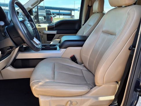 Used 2020 Ford F250 Lariat w/ Chrome Package image 13