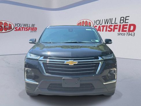 Used 2024 Chevrolet Traverse LT FWD image 2