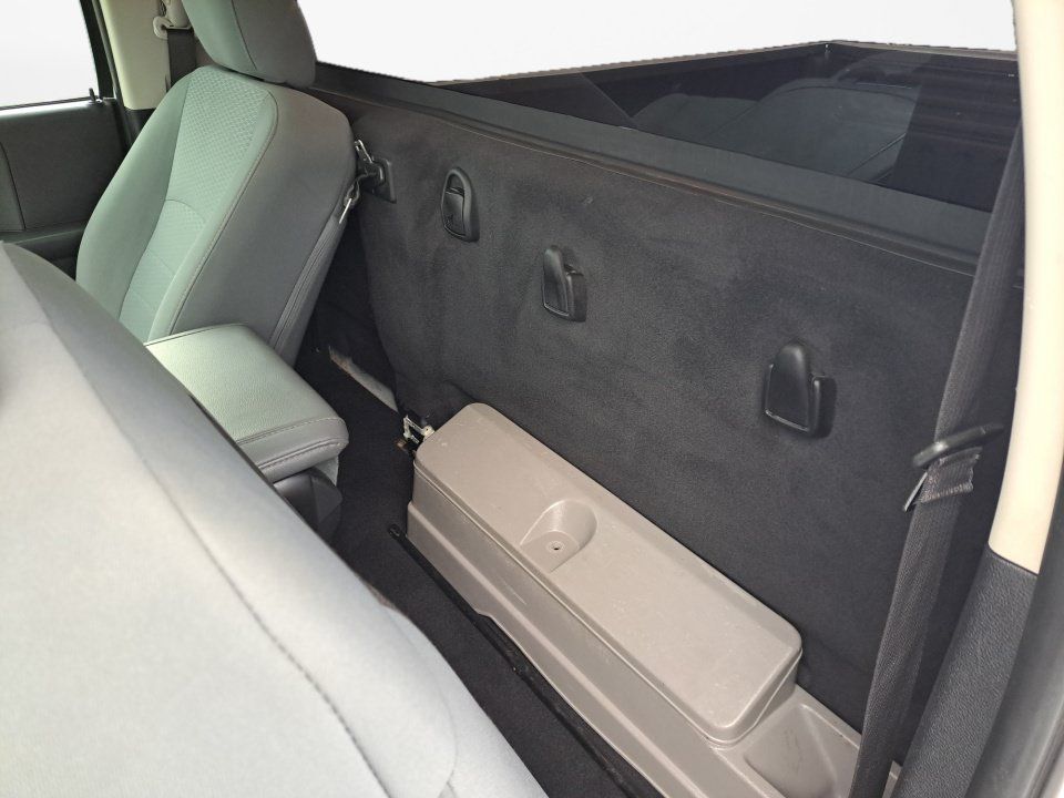 Used 2016 RAM 1500 Tradesman w/ Chrome Appearance Group RWD image 16