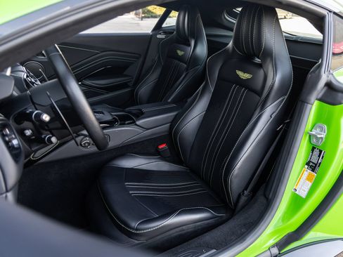 Used 2022 Aston Martin V8 Vantage Coupe RWD image 25