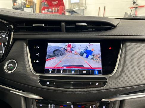 Used 2025 Cadillac XT5 Premium Luxury w/ Technology Package AWD/4WD image 21