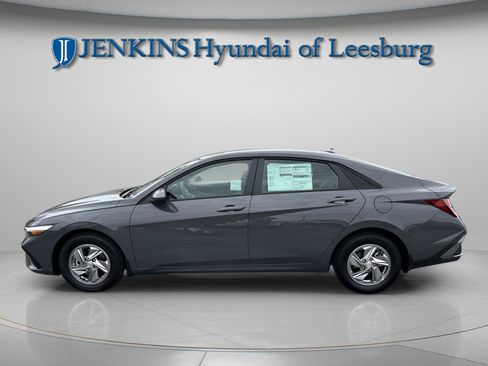 New 2026 Hyundai Elantra SEL Sport Premium FWD image 7
