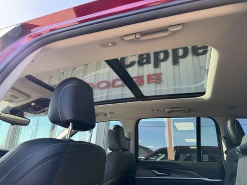 Used 2023 Jeep Grand Cherokee Limited w/ Trailer Tow Prep Group (B) AWD/4WD image 12