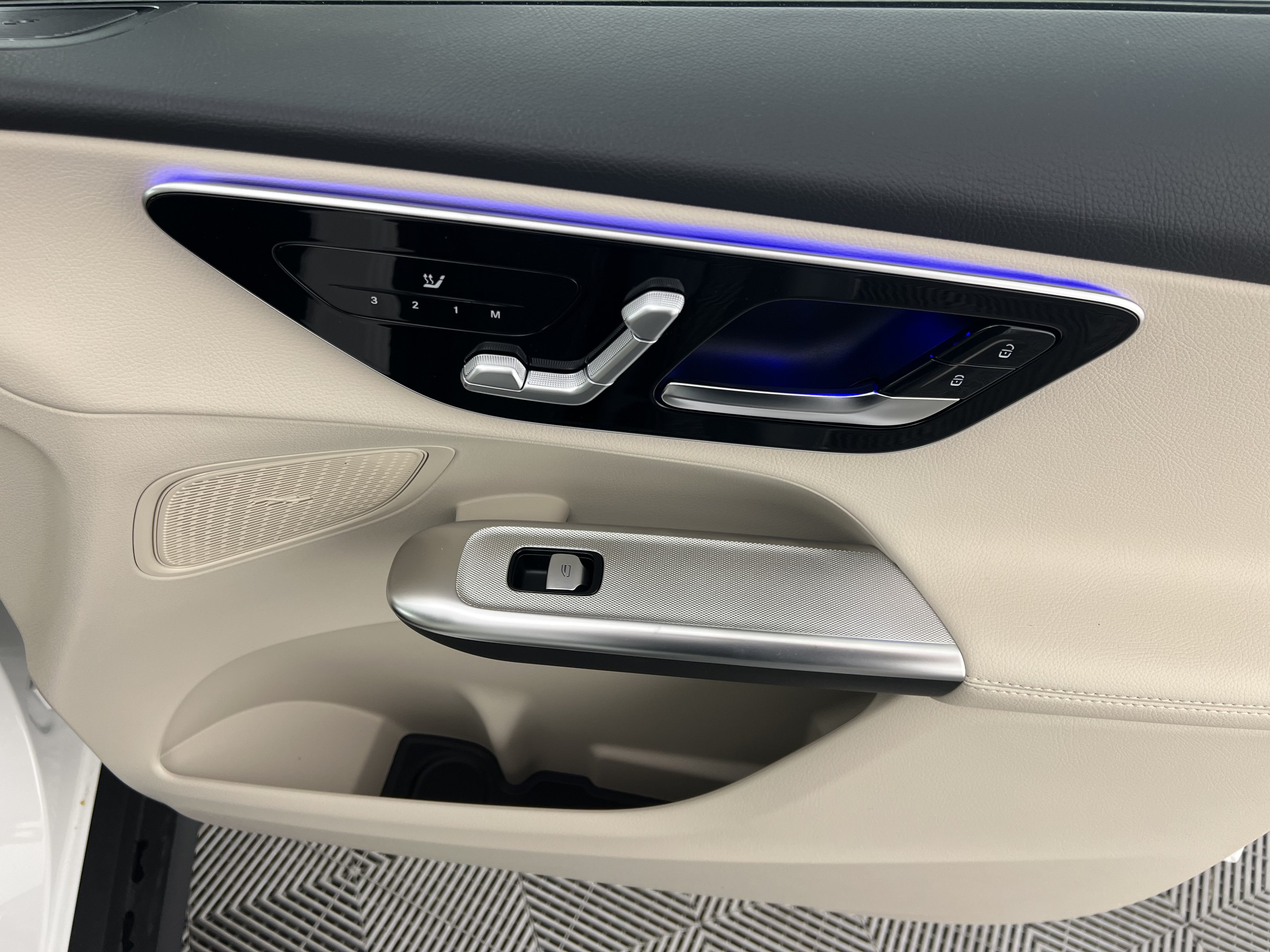 New 2027 Mercedes-Benz GLC 300 4MATIC image 26
