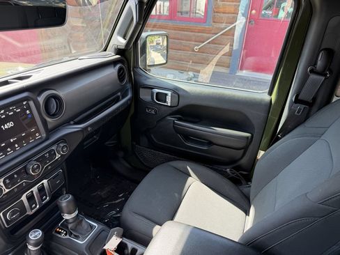 Used 2022 Jeep Wrangler Sport AWD/4WD image 16