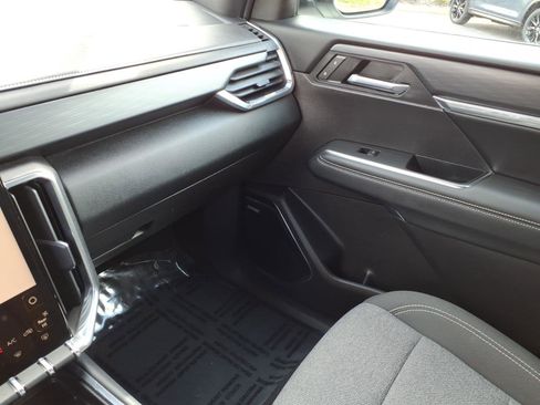 Used 2025 GMC Acadia Elevation AWD/4WD image 25