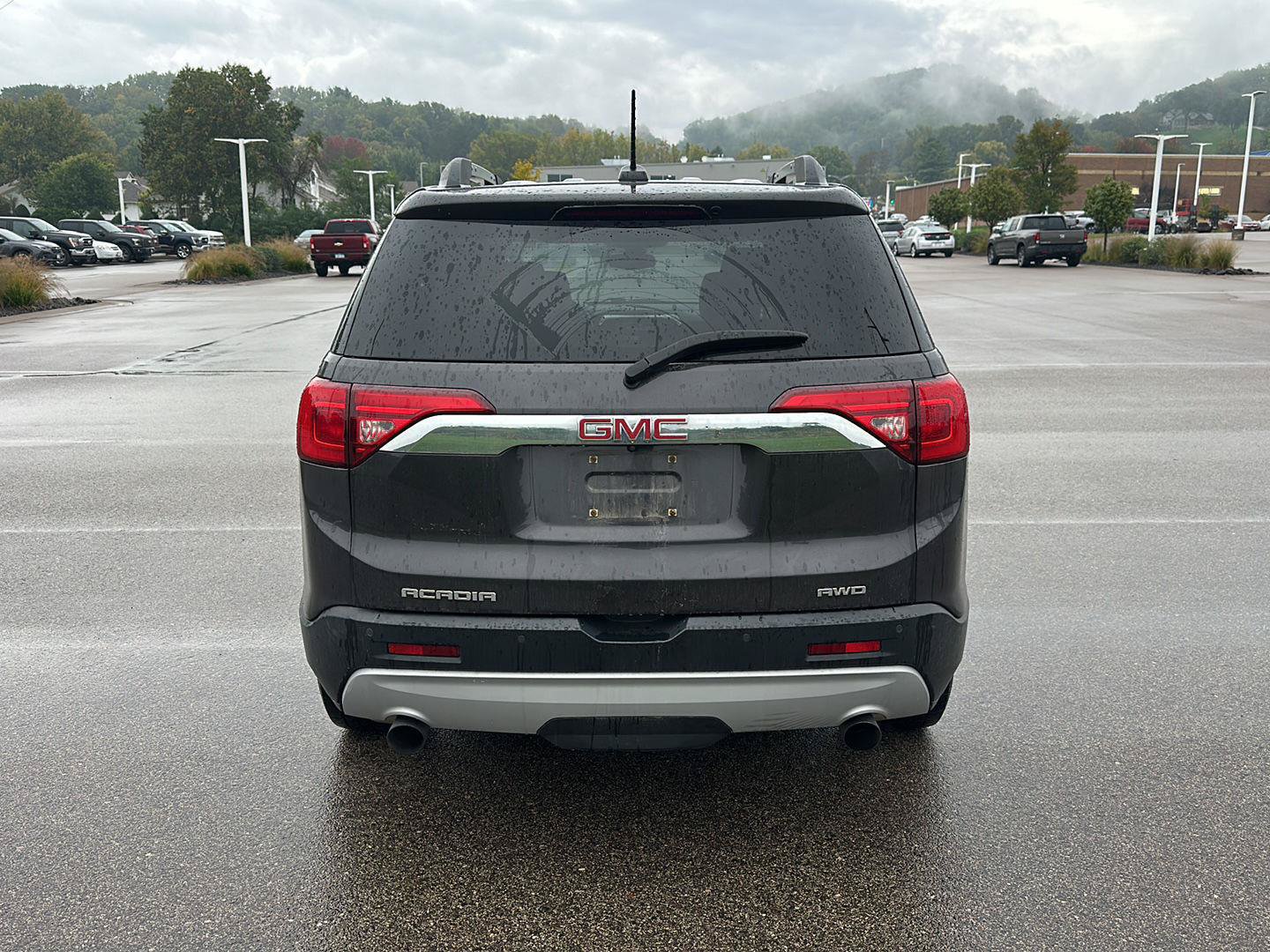 Used 2018 GMC Acadia SLT AWD/4WD image 4