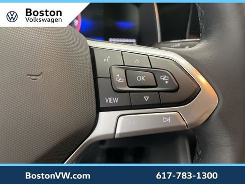 Used 2025 Volkswagen Jetta SE w/ Black Wheel Package image 17