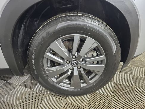 Used 2023 Nissan Pathfinder S image 5