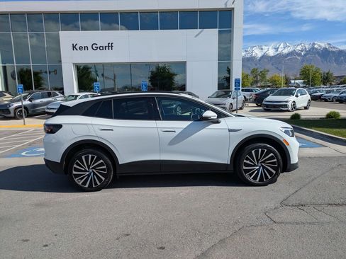 Used 2024 Volkswagen ID.4 Pro AWD/4WD image 2