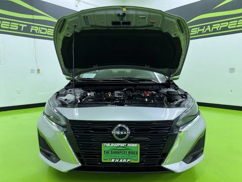 Used 2023 Nissan Altima 2.5 SV FWD image 4