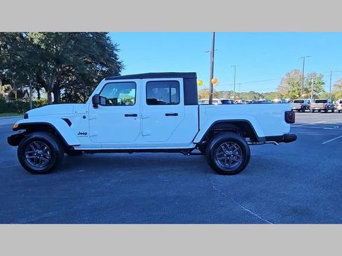 New 2026 Jeep Gladiator Sport image 25