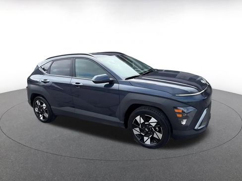 Used 2025 Hyundai Kona SEL image 2