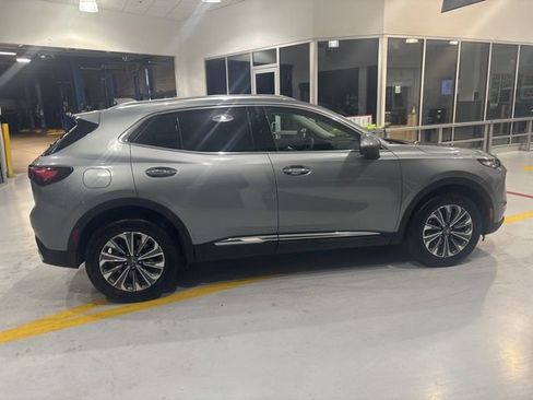 Used 2025 Buick Envision Preferred image 9