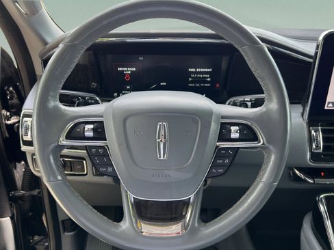 Used 2019 Lincoln Navigator Reserve AWD/4WD image 10