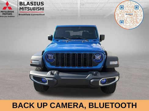 Used 2024 Jeep Gladiator Sport AWD/4WD image 4