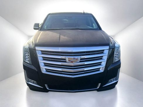 Used 2016 Cadillac Escalade Platinum RWD image 3