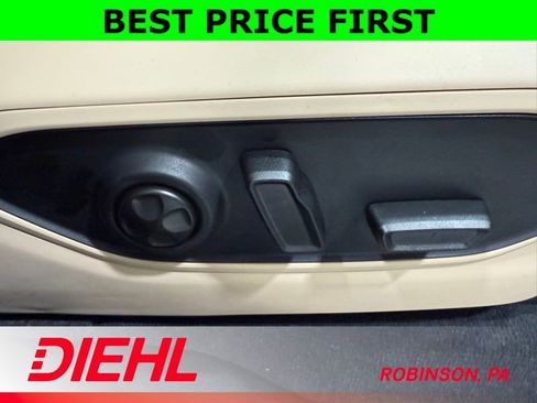 New 2025 Jeep Grand Cherokee Limited w/ Black Appearance Package image 15