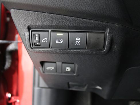 Used 2025 Toyota Corolla Cross AWD Hybrid w/ Convenience Package image 8