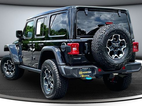 Used 2023 Jeep Wrangler Unlimited Rubicon 4xe w/ Cold Weather Group AWD/4WD image 4