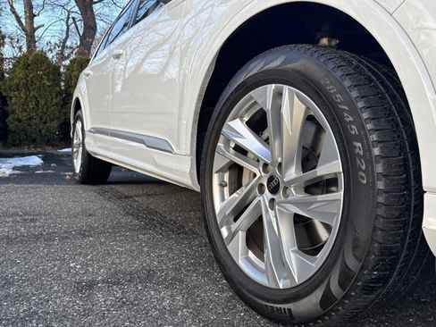 Used 2023 Audi Q7 2.0T Premium w/ Convenience Package image 9