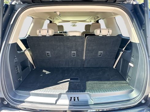 Used 2024 Ford Expedition Limited image 28