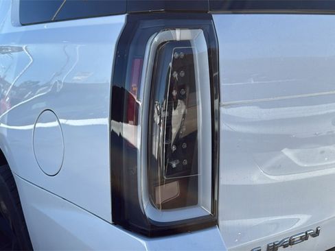 Used 2016 GMC Yukon Denali w/ Open Road Package image 10