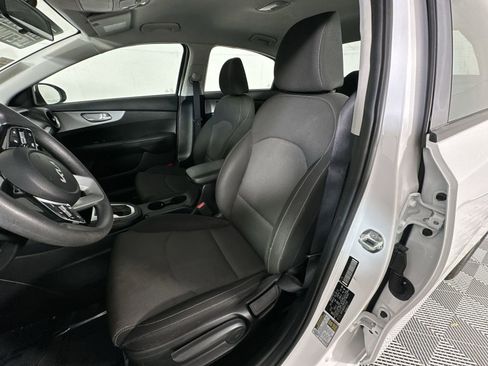 Used 2023 Kia Forte LXS FWD image 11