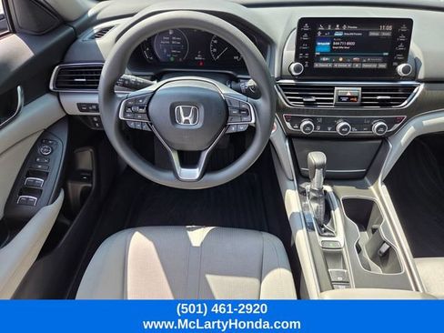 Used 2018 Honda Accord EX image 15