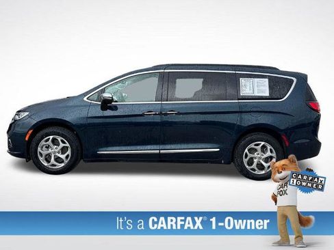 Used 2023 Chrysler Pacifica Limited w/ Uconnect Theater Family Group AWD/4WD image 2