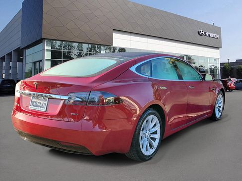 Used 2017 Tesla Model S 75D image 2