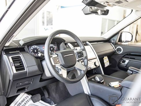 Used 2024 Land Rover Discovery S image 20