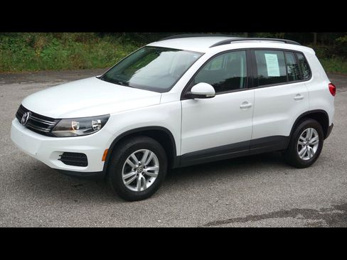 Used 2016 Volkswagen Tiguan S image 1