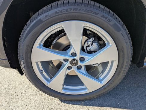 New 2025 Audi Q5 Premium Plus image 9