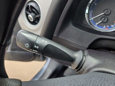 Used 2017 Toyota Corolla LE FWD image 25