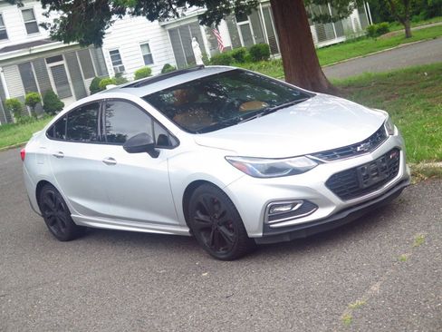Used 2017 Chevrolet Cruze Premier FWD image 24