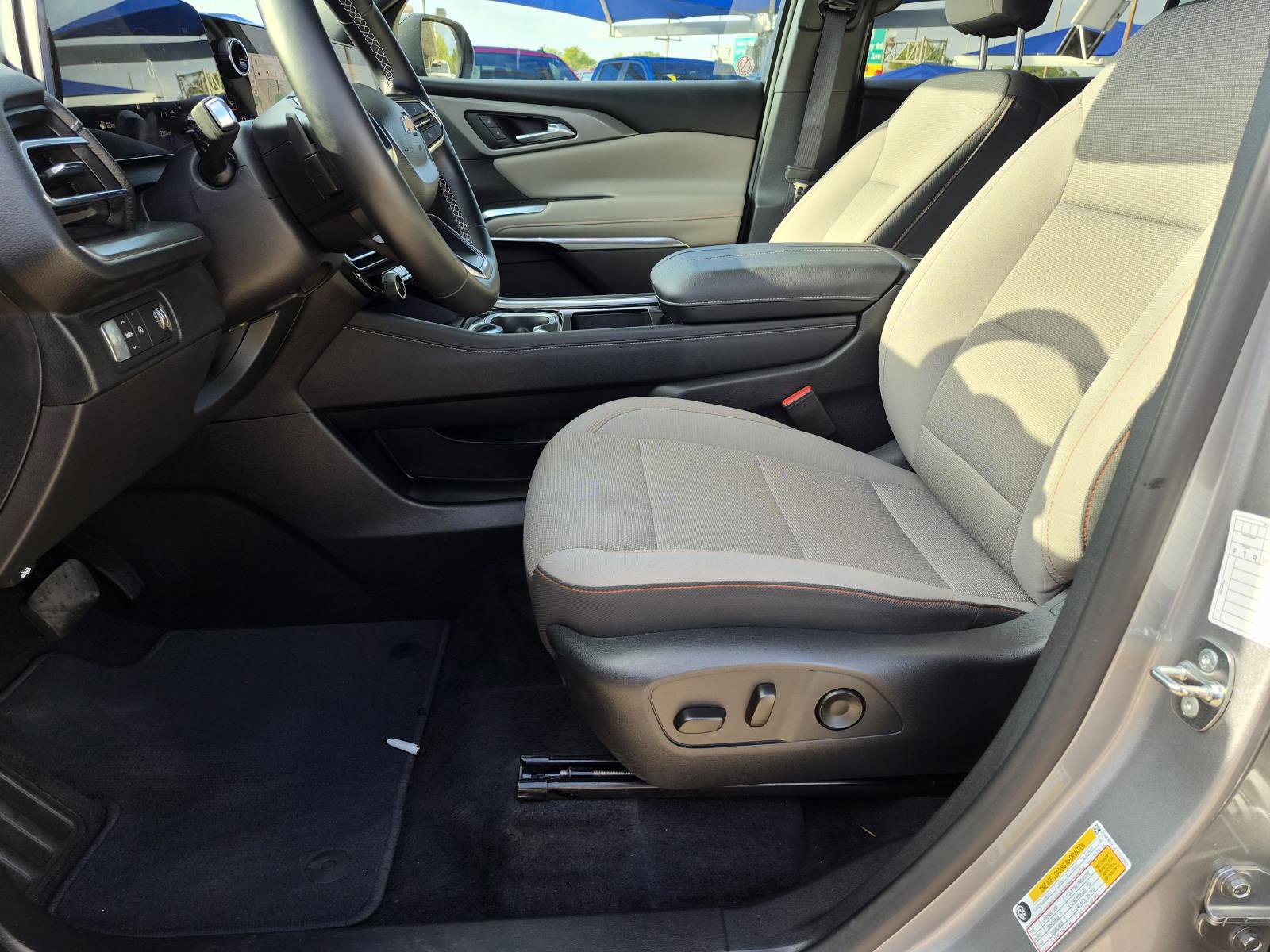 Used 2026 Chevrolet Traverse LT w/ Driver Confidence Package FWD image 17