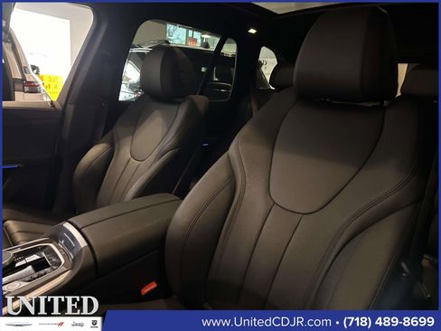 Used 2022 BMW X5 xDrive40i w/ Climate Comfort Package image 13