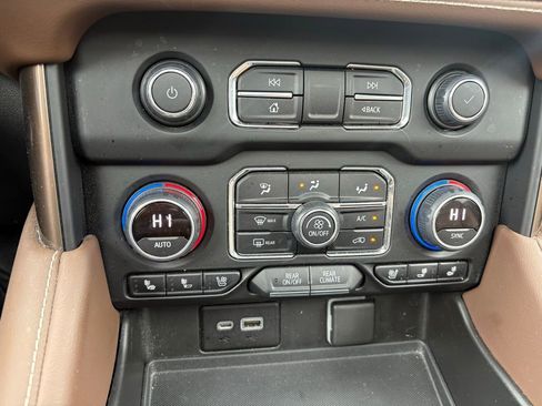 Used 2022 Chevrolet Tahoe High Country image 27