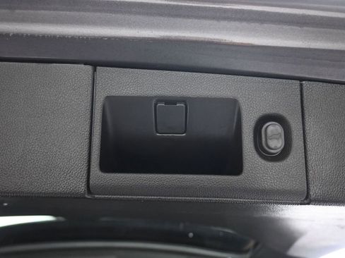 Used 2018 Chevrolet Suburban LT AWD/4WD image 56