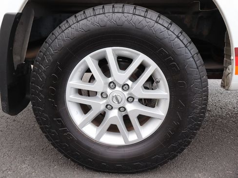 Used 2017 Nissan Frontier SV w/ SV Value Truck Package AWD/4WD image 43